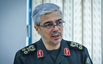 نیروهای مسلح در توسعه قدرت دفاعی منتظر لبخند و مجوز هیچ کشوری نمی‌مانند