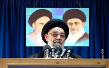 امام جمعه اصفهان: اخذ وجوه غیرقانونی از دانش آموزان اشتباه است