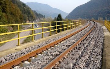 تکمیل خط‌آهن قزوین-رشت تا بهمن‌