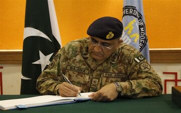  فرمانده ستاد ارتش پاکستان حکم اعدام ۱۱ تروریست را صادر کرد