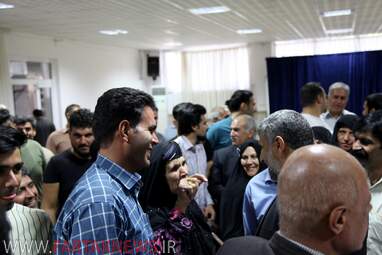 تجمع اهالی روستای ده‌کبود در بیت امام جمعه کرمانشاه و پیگیری  دکتر علیرضا شهرستانی به روایت تصویر