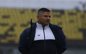 اشجاری:مسئولان تالش به دنبال بازیکن دادن به تیم بودند/اگر بختیاری‌زاده با این شرایط کار می‌کند، واقعاً دمش گرم!