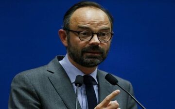 نخست وزیر فرانسه استعفا کرد
