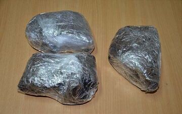 کشف 3 کیلو گرم انواع مواد مخدر در صحنه 

