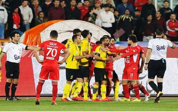 هوادار پرسپولیس دچار ایست قلبی شد 