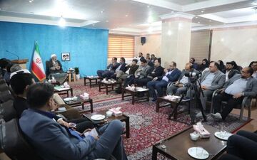 تکریم ارباب رجوع در ادارات استان سمنان