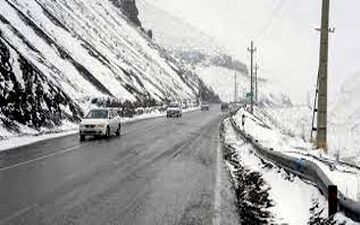 برف و باران در جاده‌های ۱۵ استان کشور 