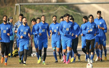 تماس عجیب بازیکنان استقلال و پرسپولیس
