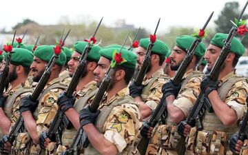 مراسم روز ارتش با حضور رئیس جمهوری آغاز شد