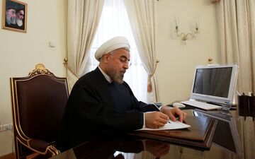  روحانی فرا رسیدن هفتاد و یکمین سالروز تشکیل جمهوری خلق کره را تبریک گفت