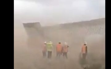 طوفان هانا دیوار مرزی ترامپ را تخریب کرد 