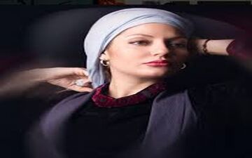 سلفی 3نفره مهناز افشار در ماشین