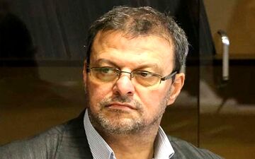 حتما در باغ وحش بزرگ شده که از ادبیات عقرب و مار استفاده می‌کند
