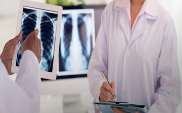 آیا اشعه ایکس در رادیولوژی و سی تی اسکن ضرر دارد؟