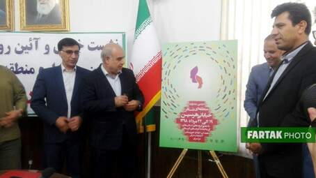رونمایی از پوستر دومین جشنواره منطقه ای تئاتر خیابانی شهرستان هرسین به روایت تصویر