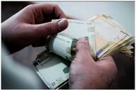 ارائه بسته معیشتی به کارگران و رفع محدودیت‌های بانکی واحدهای تولیدی 