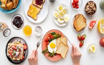 چند کالری برای صبحانه بخورم؟

