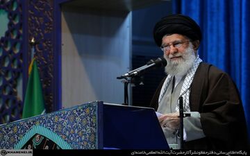 مقام معظم رهبری در نمازجمعه تهران:‌ از مذاکره ابایی نداریم اما نه با آمریکا/در حادثه هواپیما ابهاماتی هست
