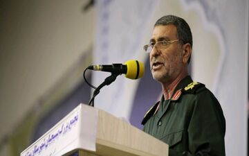 قدرت‌های پوشالی در برابر قدرت ملت ایران حرفی برای گفتن ندارند/28 دی ماه 65 نماد رسوایی غربی‌ها در حمایت از حکومت‌های فاسد
