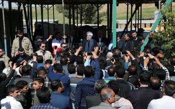 دستور رئیس جمهوری برای رفع مشکلات زلزله‌زدگان در کرمانشاه