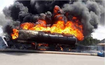 انفجار تانکر سوخت در اسلام‌آباد‌غرب سه مصدوم بر جای گذاشت 

