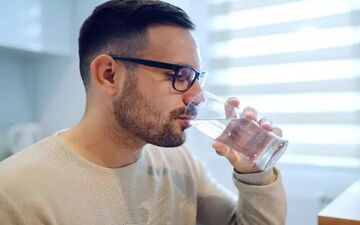 تشنگی بیش از حد به چه علت است؟

