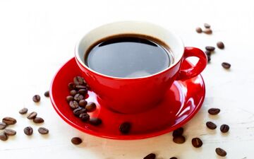 
چطور بدون کافئین، خستگی را برطرف کنیم؟