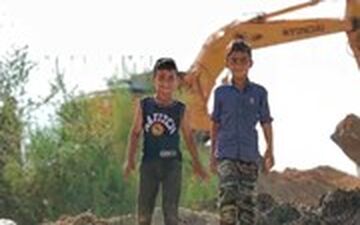 روستایی که مردم محلی از محو شدن در سیل نجات دادند