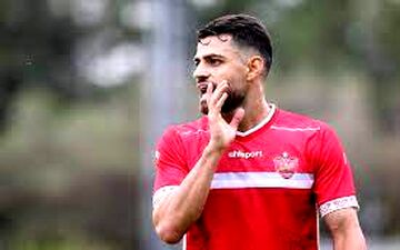 
پورعلی گنجی از پرسپولیسی‌ها دلجویی کرد 