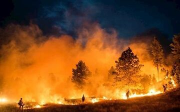  عکس منتخب نشنال جئوگرافیک | جنگ با آتش