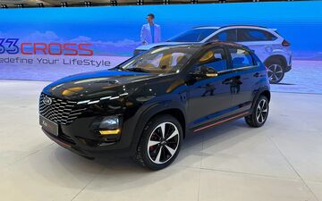 مقایسه کامل X33 کراس اتوماتیک و دنده‌ای: بررسی تفاوت‌ها و شباهت‌ها!