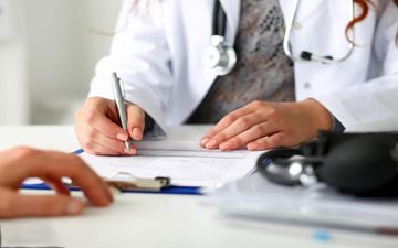 اگر این دردها را احساس کردید حتما پیش پزشک بروید