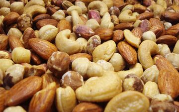 
قیمت آجیل شب یلدا چند؟
