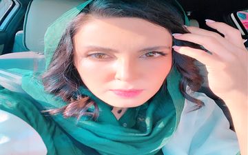 بغل کردن مرد غریبه در مراسم عروسی توسط لیلا بلوکات