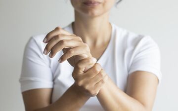 اختلالات متابولیک استخوان چیست؟| آزمایش تراکم استخوان در چه سنی انجام شود؟