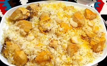 طرز تهیه سیر پلو شمالی با مرغ؛ خوشمزه و معطر به روش سنتی