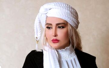 سنگ قبر زهره فکور صبور نصب شد! + عکس