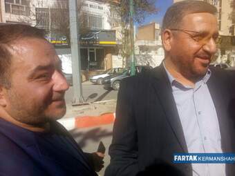 گزارش تصویری از حضور وزیر صمت در محل جمع آوری کمک های مردمی به سیل زدگان