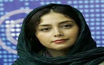 تیپ و ظاهر دیبا زاهدی در اکران «آزاد، به قید شرط»
