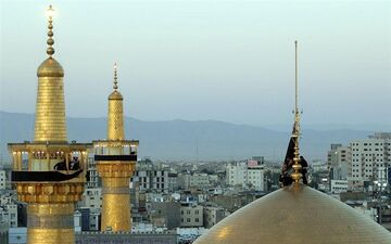 برگزاری آئین اذن عزای حضرت اباعبدالله(ع) در حرم رضوی؛ پرچم سیاه بر فراز گنبد رضوی
