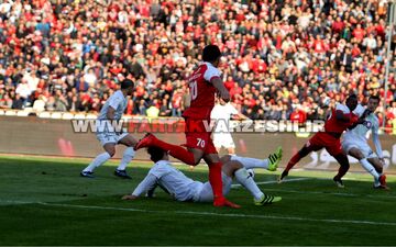 طرفداران پرسپولیس عالی هستند/فقط به قهرمانی پرسپولیس فکر می‌کنم