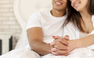 چرا بعضی روزها از ماه میل جنسی خیلی زیادی داریم؟