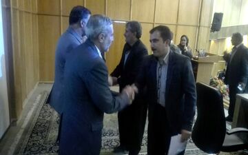 بیمه ایران خسارت زلزله زدگان بخش کوزران را پرداخت کرد