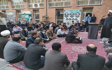 
عاشورا نزاع بین نور و ظلمت است/ وظیفه هیات مذهبی تربیت سرباز برای امام زمان(عج) است