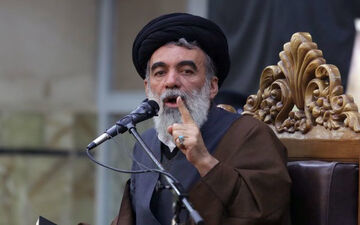 آیت‌الله سید احمد حسینی خراسانی:
ملت ایران در ۹ دی ۸۸ خط بطلانی بر فتنه کشید