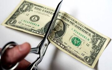 دلار عقب نشینی کرد