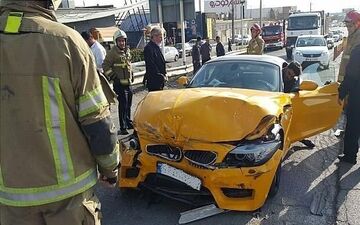 عکس های تصادف خودوری فوق لاکچری در بزرگراه شهید فهمیده