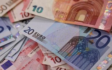  نرخ ارزها با آغاز عرضه در صرافی ها نزولی شد
