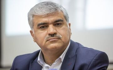 
رییس دانشگاه علوم پزشکی کرمانشاه:احتمالا 3 هفته دیگر پیک "کرونا" را رد می‌کنیم
