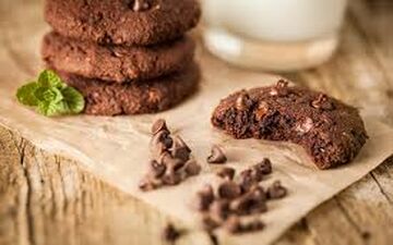 طرز تهیه کلوچه شکلاتی تابه ای!